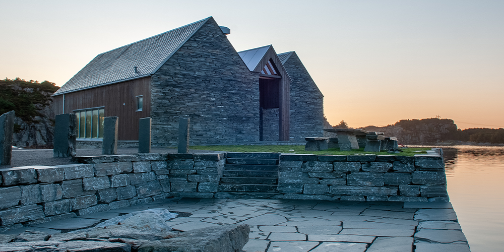 Bruddskifer-belegning-ute-1-1